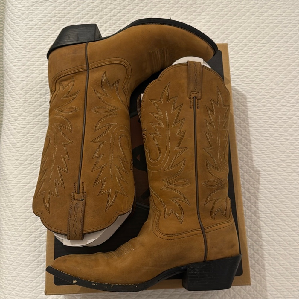 Womens Ariat western boot